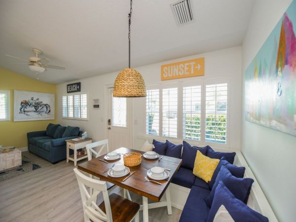 Holmes Beach Vacation Pool Home Sleeps 10 Guests