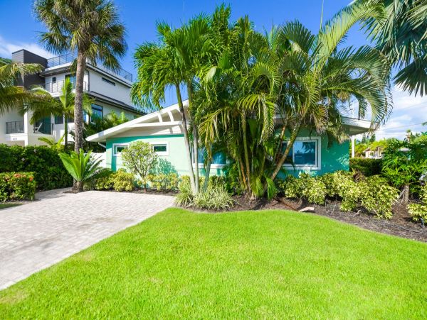 Holmes Beach Vacation Pool Home Sleeps 10 Guests