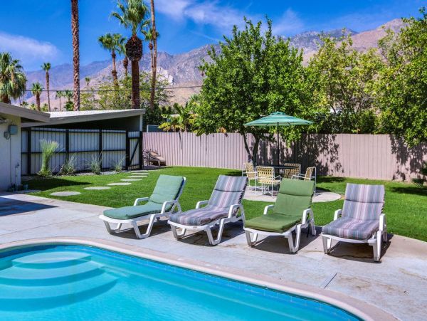 Palm Springs Home 948979