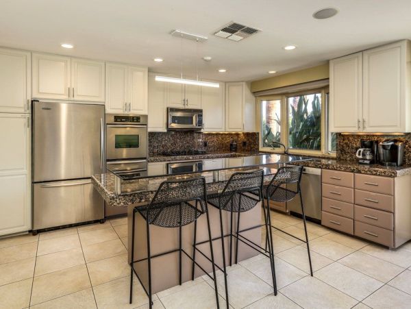 Palm Springs Home 948984