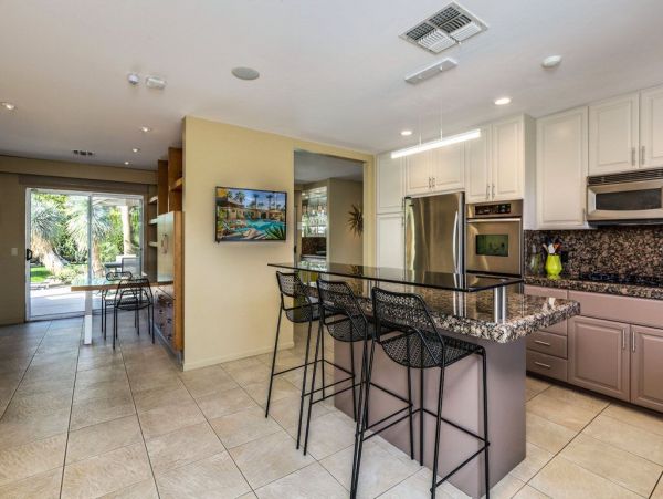 Palm Springs Home 948984