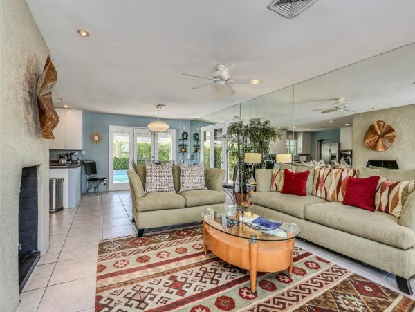 Palm Springs Home 948986