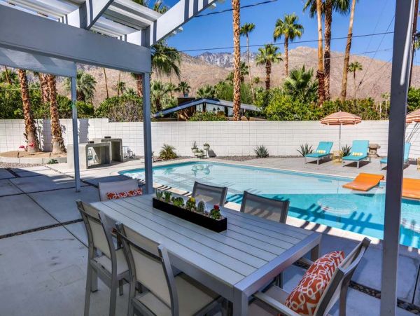 Palm Springs Home 948989
