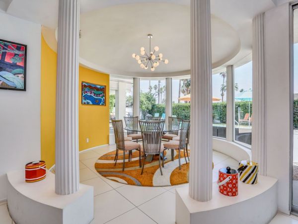 Palm Springs Home 948990