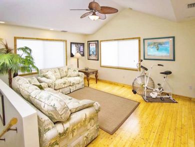 Summerland Vacation Pool Home Sleeps 6 Guests