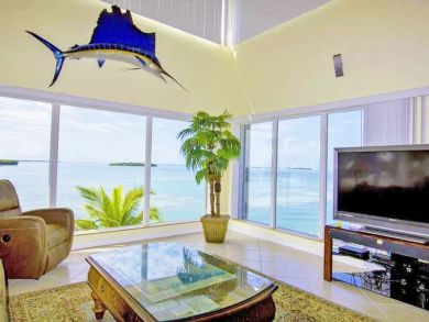 Summerland Vacation Pool Home Sleeps 6 Guests
