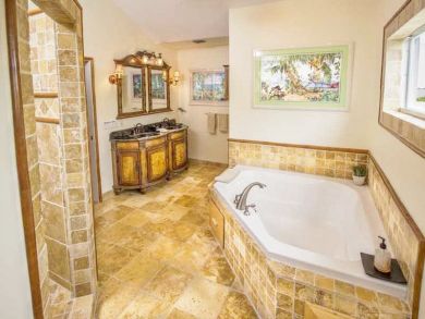 Summerland Vacation Pool Home Sleeps 6 Guests