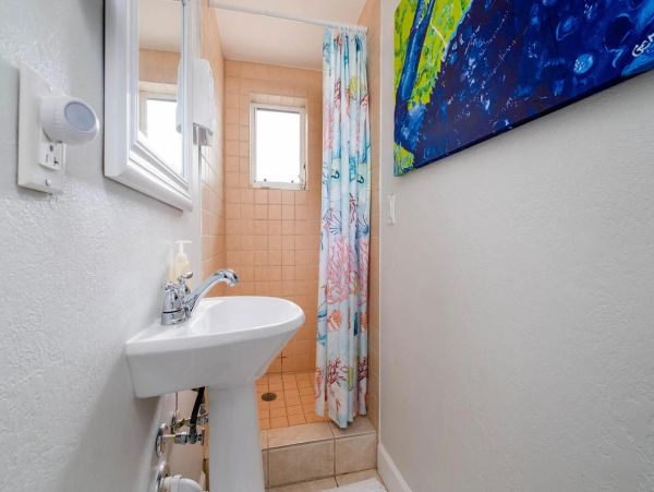 Key Largo Oceanfront Vacation Rental - Florida Keys Luxury Home with Dock & Pool