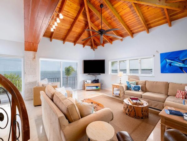 Key Largo Oceanfront Vacation Rental - Florida Keys Luxury Home with Dock & Pool