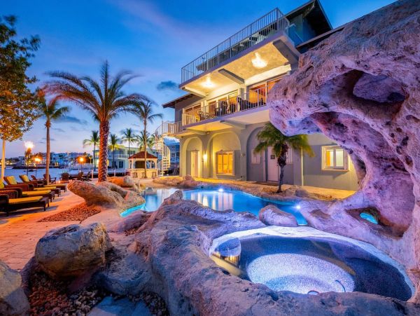 Key Largo Oceanfront Vacation Rental - Florida Keys Luxury Home with Dock & Pool