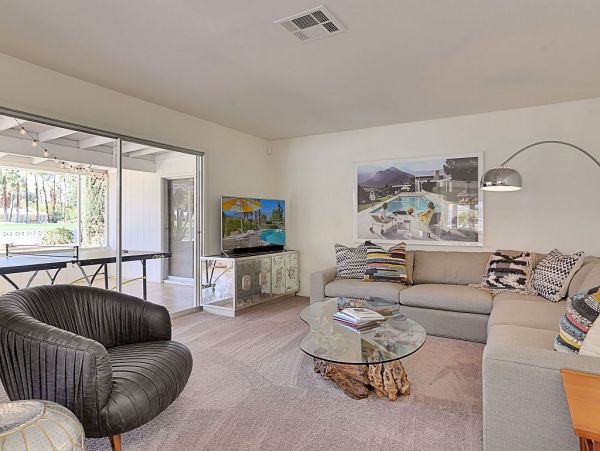 Palm Springs Home 948996