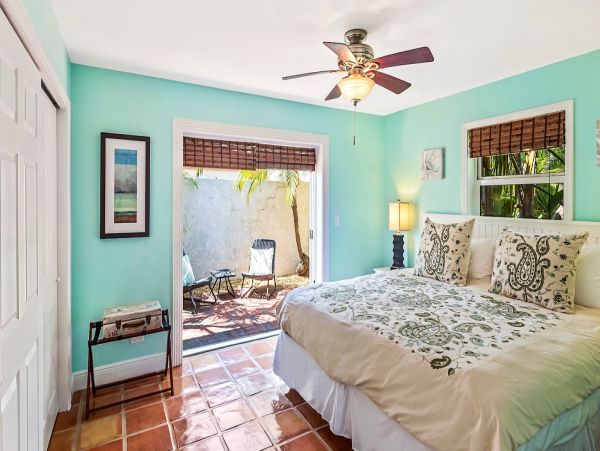 Key West Vacation Pool Home Sleeps 8 Short Walk to Beach