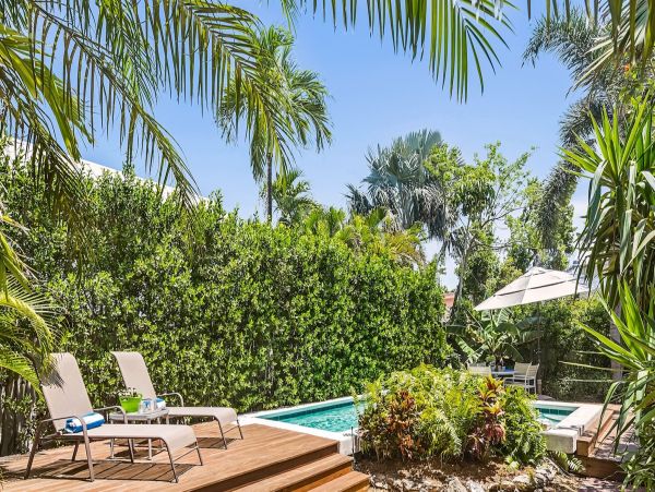 Key West Vacation Pool Home Sleeps 8 Short Walk to Beach