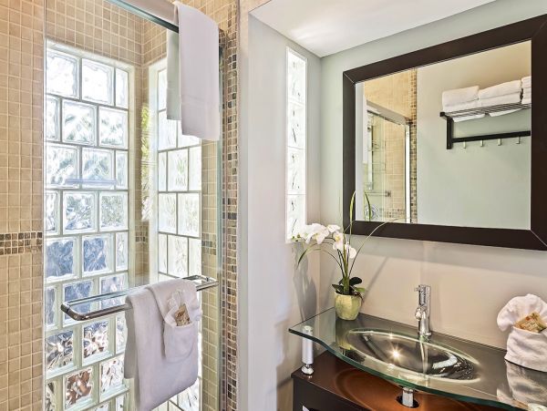 Key West Vacation Pool Home Sleeps 8 Short Walk to Beach