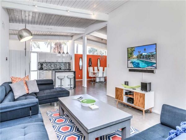 Palm Springs Home 949010