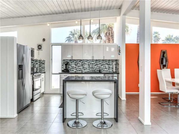 Palm Springs Home 949010