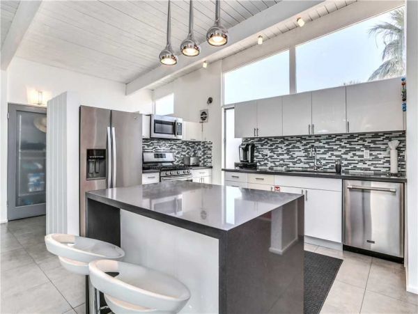 Palm Springs Home 949010
