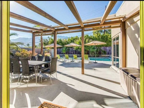 Palm Springs Home 949010