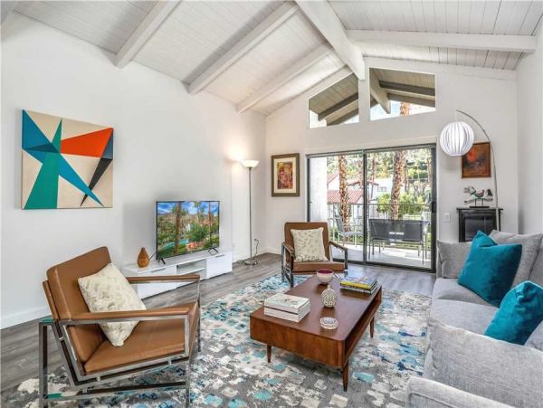 Palm Springs Home 949011