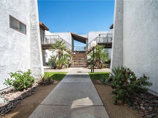 Palm Springs Home 949011