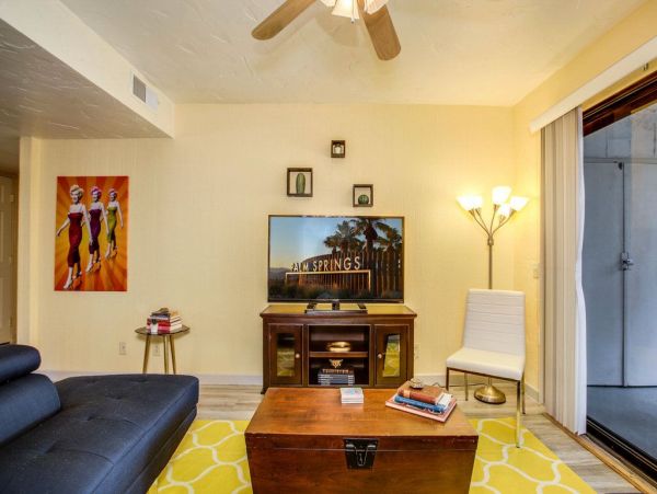 Palm Springs Home 949015