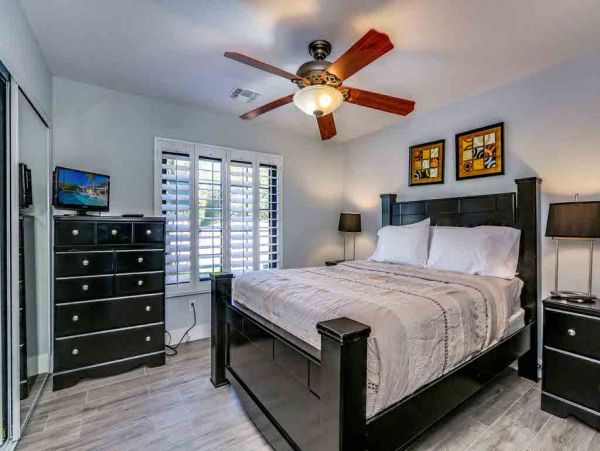 Palm Springs Home 949020