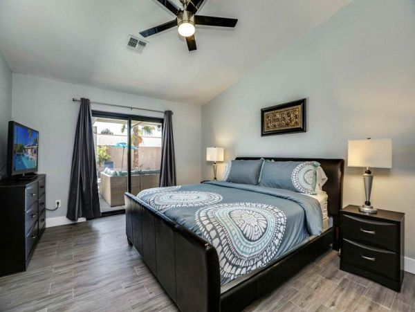 Palm Springs Home 949020
