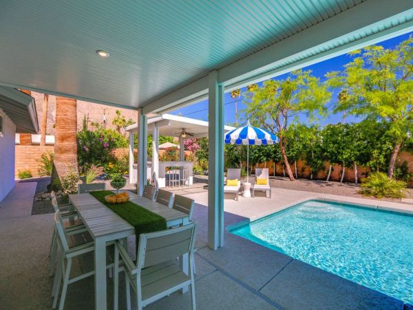 Palm Springs Home 949023