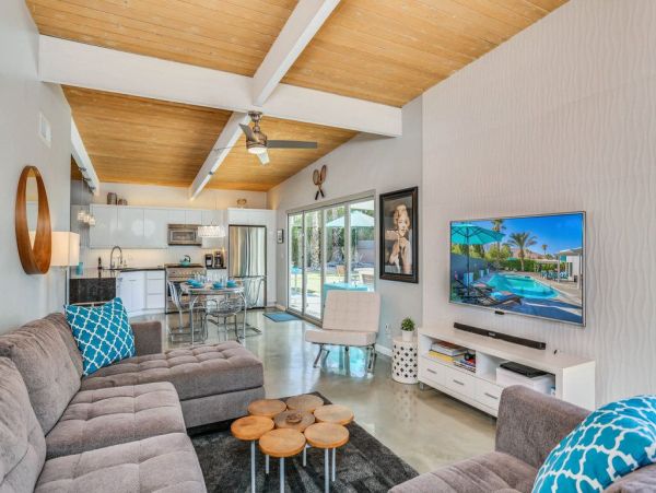 Palm Springs Home 949036