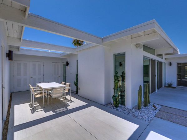 Palm Springs Home 949042