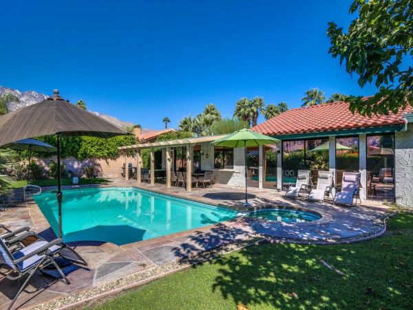 Palm Springs Home 949044