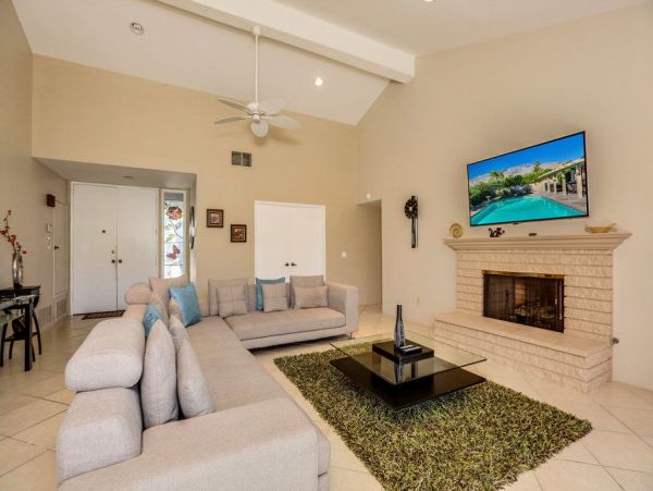 Palm Springs Home 949044