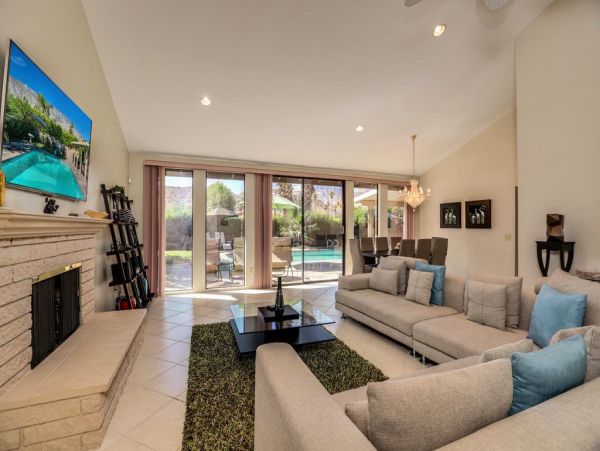 Palm Springs Home 949044