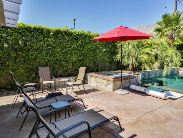 Palm Springs Home 949054