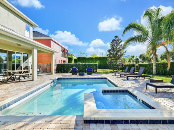 Orlando 10 Bedroom Lovely Pool Vacation Home