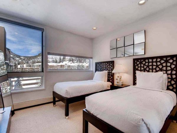 Luxury Three Bedroom Walk to Lift Condo in Vail Sleeps 6