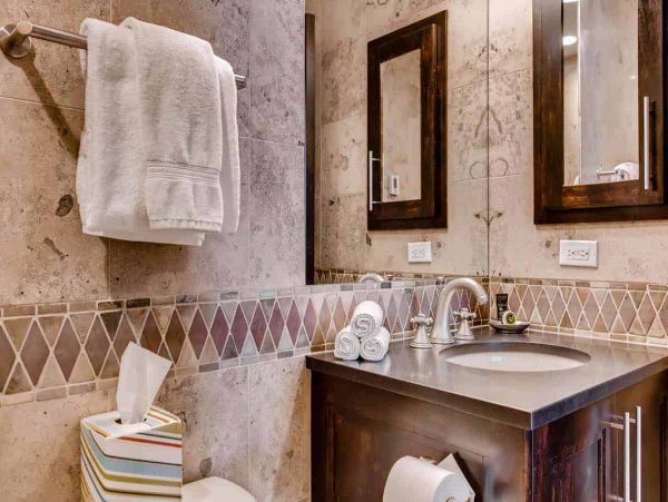 Luxury Three Bedroom Walk to Lift Condo in Vail Sleeps 6