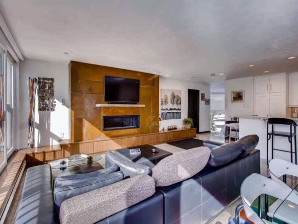 Luxury Three Bedroom Walk to Lift Condo in Vail Sleeps 6