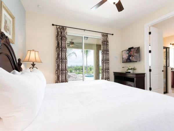 Beautiful Kissimmee Vacation Pool Home Sleeps 22 Guests