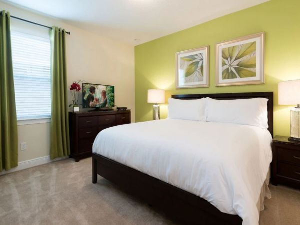 Beautiful Kissimmee Vacation Pool Home Sleeps 22 Guests