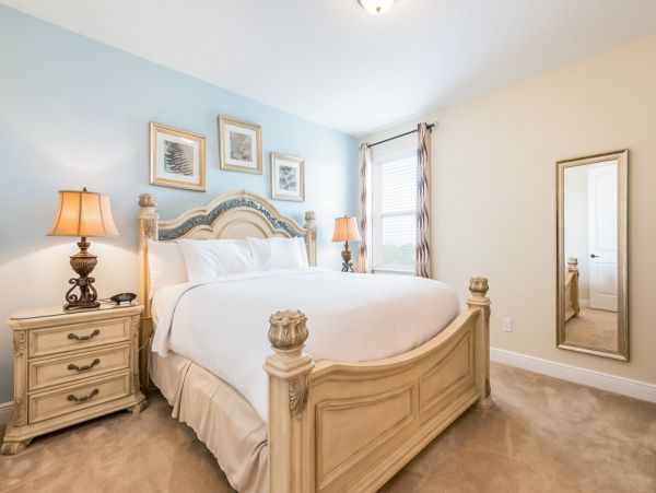 Beautiful Kissimmee Vacation Pool Home Sleeps 22 Guests