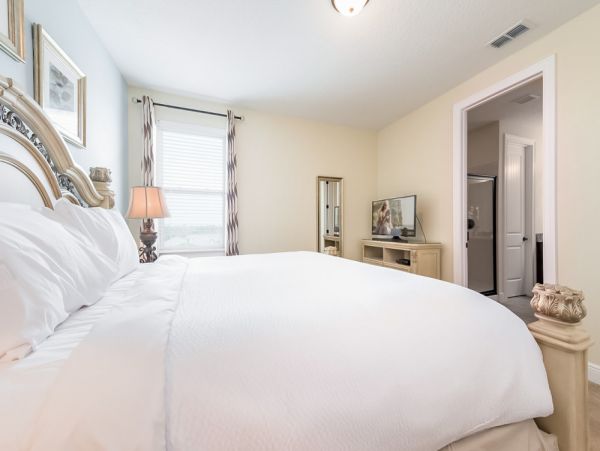 Beautiful Kissimmee Vacation Pool Home Sleeps 22 Guests