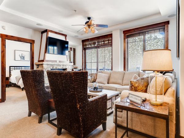 Breckenridge Luxury Vacation Rental with Spa Sleeps 10