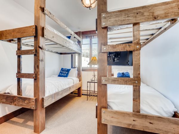 Breckenridge Luxury Vacation Rental with Spa Sleeps 10