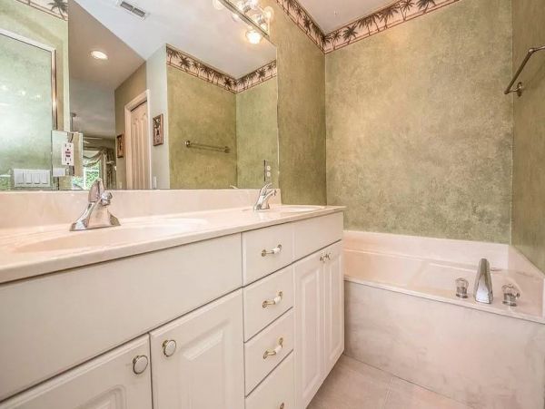 Naples Three Bedroom Rental Home with Private Caged Pool