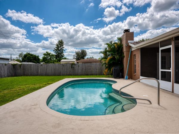 Sarasota Vacation Home Sleeps 6 Guests