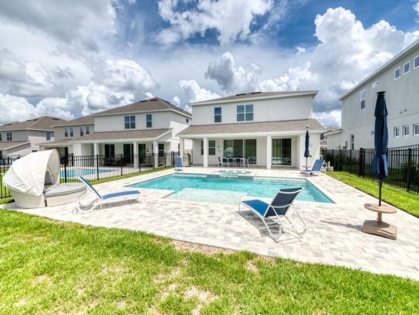 Orlando Vacation Rental Villa Near Disney World – 7 Bedrooms, Pool & Theater