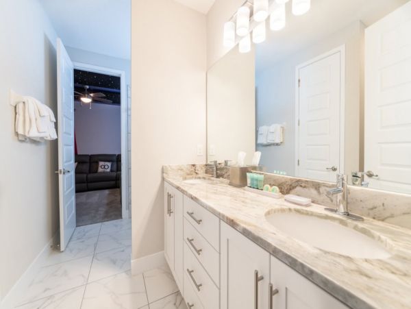 Orlando Vacation Rental Villa Near Disney World – 7 Bedrooms, Pool & Theater