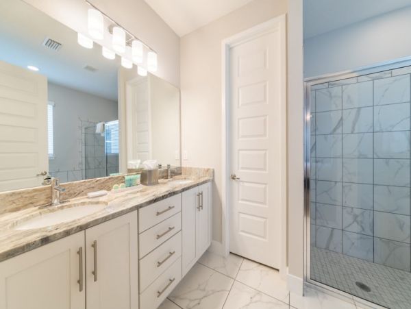 Orlando Vacation Rental Villa Near Disney World – 7 Bedrooms, Pool & Theater