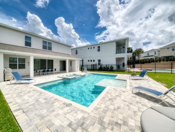 Orlando Vacation Rental Villa Near Disney World – 7 Bedrooms, Pool & Theater